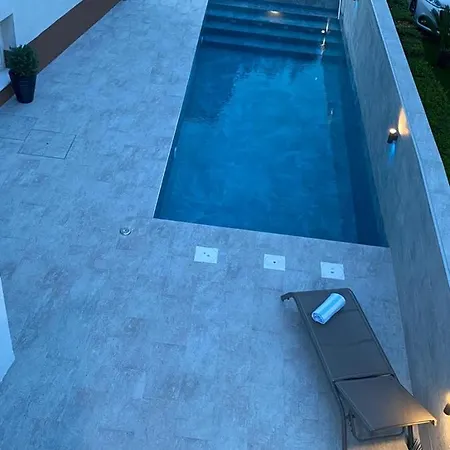 Rina- Heated Salt Water Pool 아파트