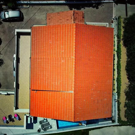 Rina- Heated Salt Water Pool Appartement *