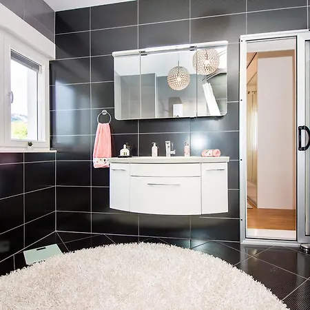 Rina- Heated Salt Water Pool Appartement Kaštela