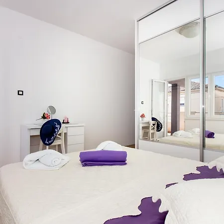 Appartement Rina- Heated Salt Water Pool *