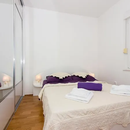 Rina- Heated Salt Water Pool Kaštela