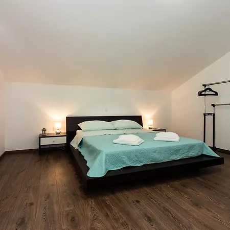 Rina- Heated Salt Water Pool *