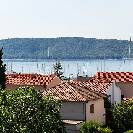 Rina- Heated Salt Water Pool * Kaštela