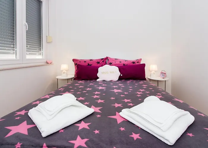 Rina- Heated Salt Water Pool * Kaštela