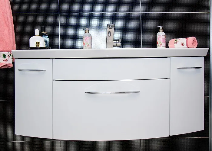 Rina- Heated Salt Water Pool Appartement *