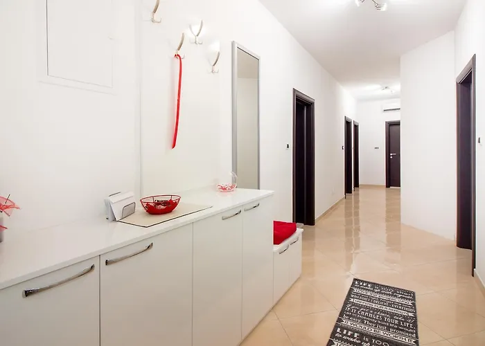 Rina- Heated Salt Water Pool Appartement Kaštela