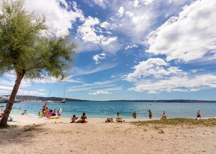 Rina- Heated Salt Water Pool * Kaštela