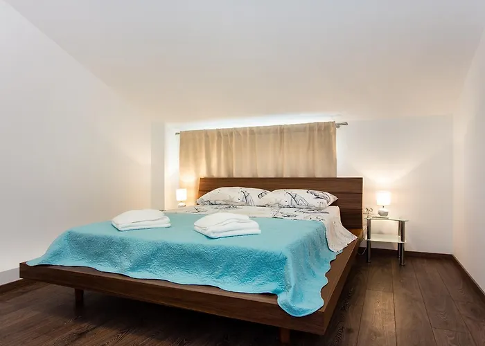 Rina- Heated Salt Water Pool Kaštela